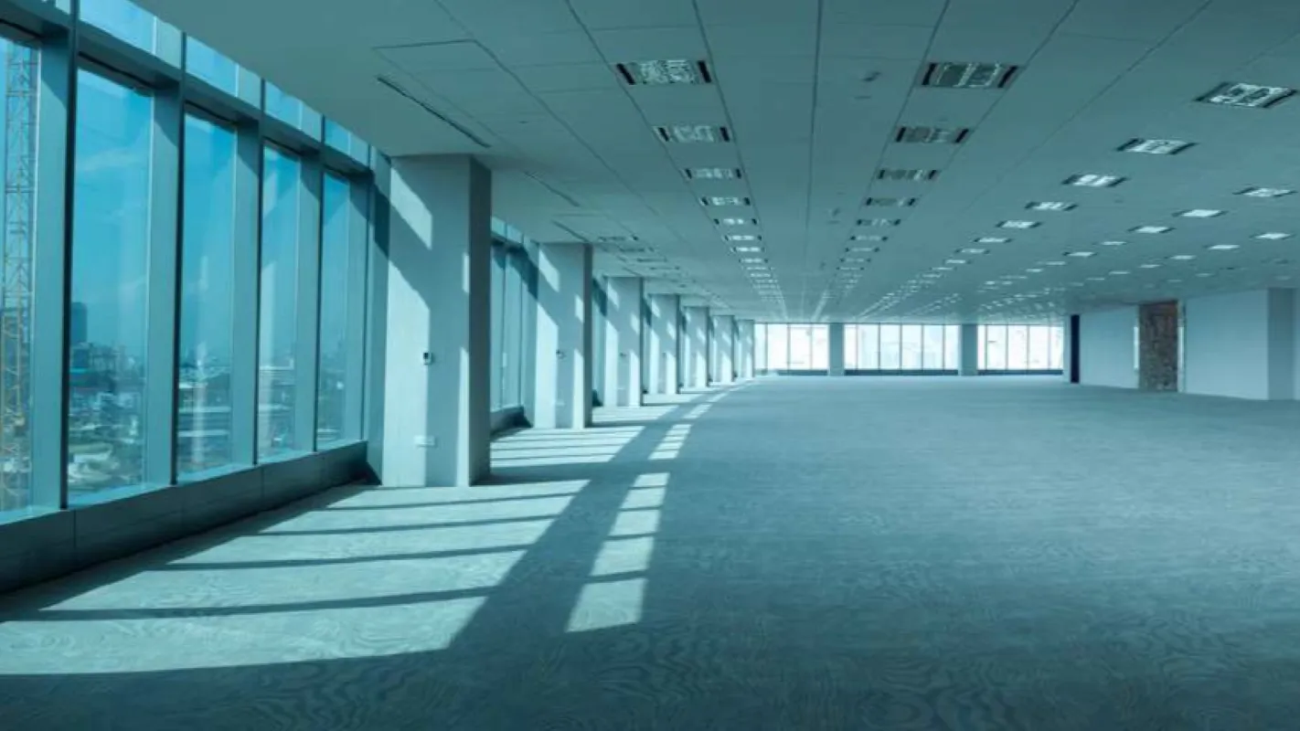 Light-filled workspace